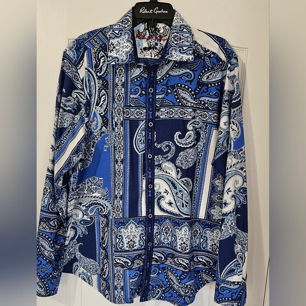 Robert Graham Blue and White Paisley Shirt Size XL New Without Tags.